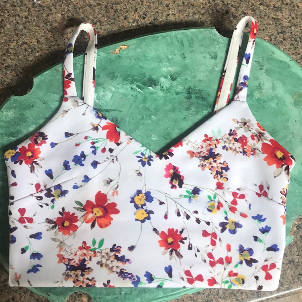EXPRESS Floral Set - Picture 4 of 9